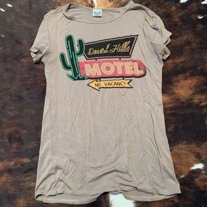 Color bear graphic tshirt